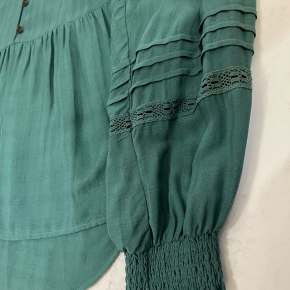 Knox Rose Green Buttoned Peplum Tunic - Picture 9 of 13